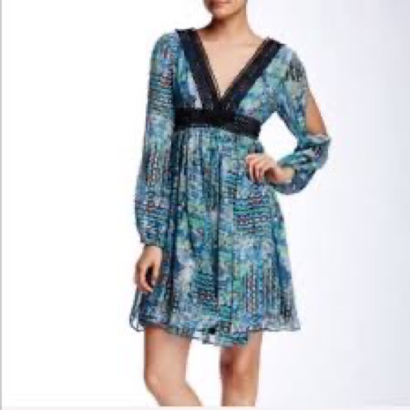 Betsey Johnson Dresses & Skirts - Betsy Johnson Cold Shoulder Long Sleeve Baby Doll Dress